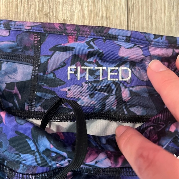 Danskin medium Vibrant Blue and Purple Capri Pants with Abstract Design - Picture 4 of 8